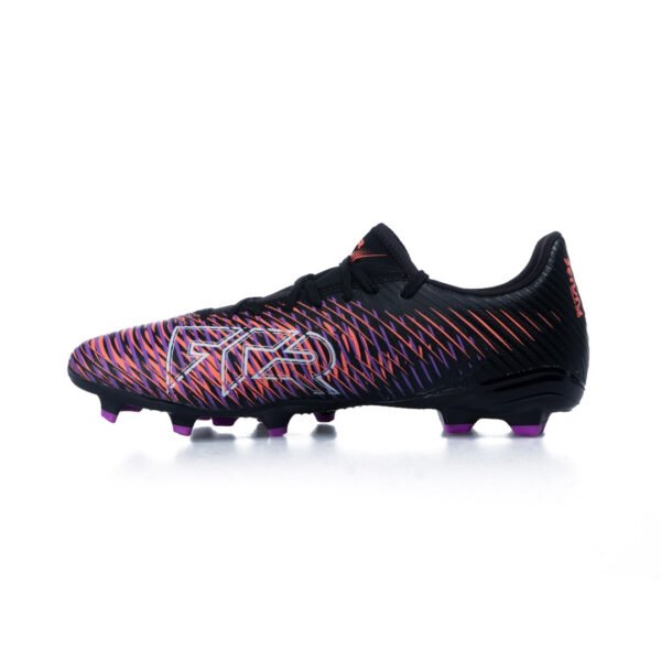 ⁦נעלי כדורגל - PUMA FUTURE 8 PLAY FG/AG⁩ – תמונה ⁦2⁩